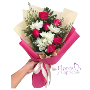 Ramo Extendido de Rosas Fucsias