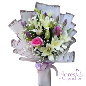 Lirios y tulipanes en Ramo