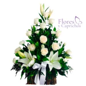 Arreglo en Rosas y Lirios